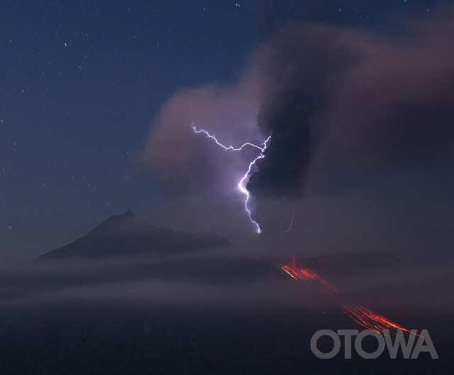 The 15th 雷写真コンテスト受賞作品 Fine Work -Volcano thunder-